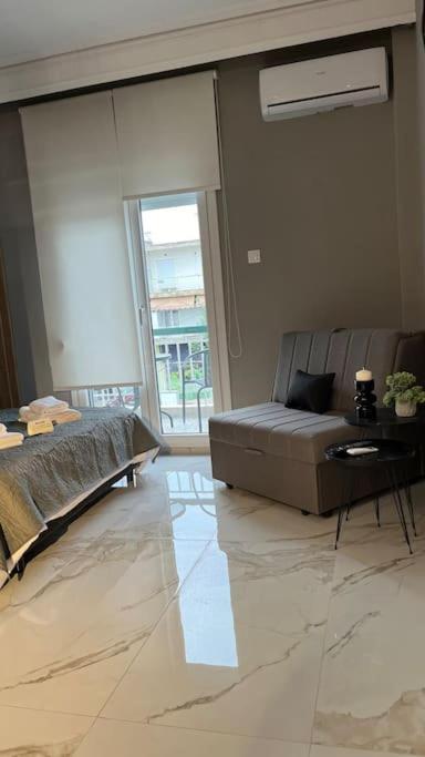 Km Ethnikis Amynis A Apartment Драма Екстериор снимка